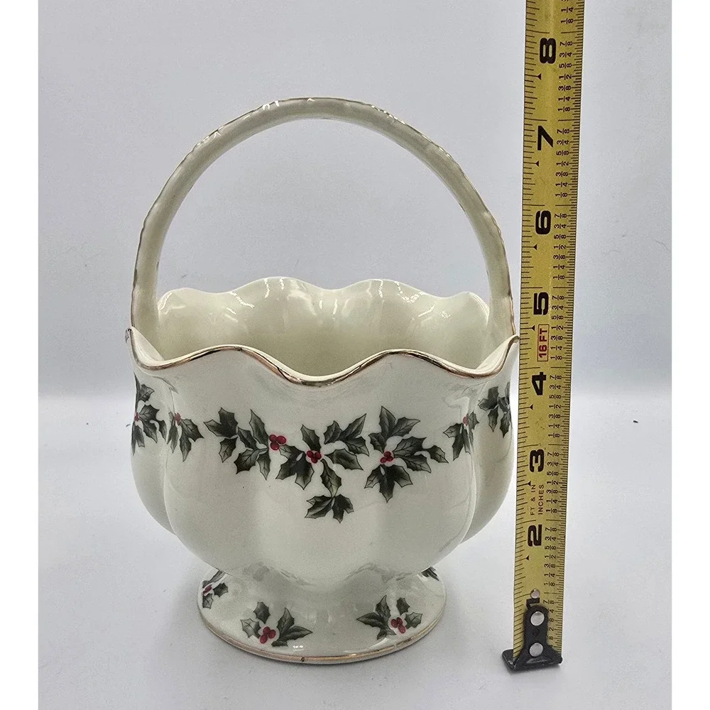 Living Quarters Christmas Holly‎ Berry Ceramic Footed Basket Candy Dish Flowers